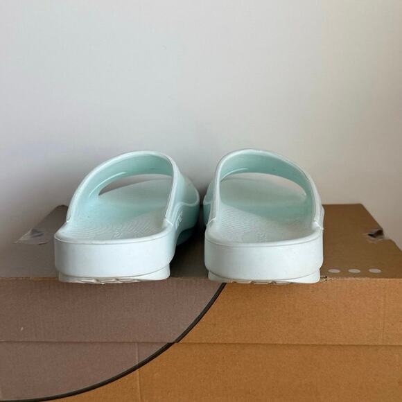 OOFOS Atlantis ‘Mint Green’ Unisex Recovery Slides Sandals - Men 7- Women 9 main image 5